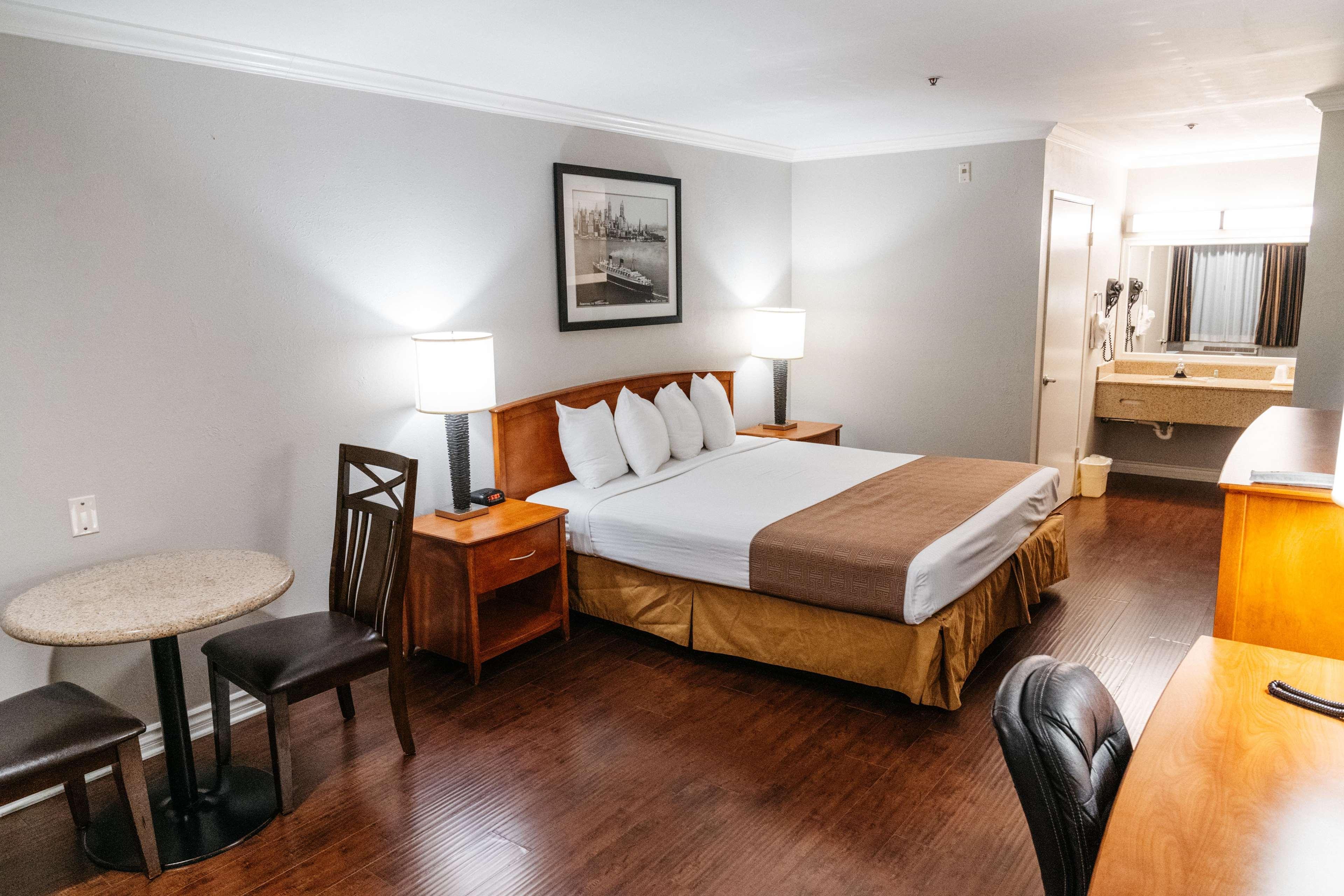 Best Western Palm Garden Inn Уестминстър Екстериор снимка