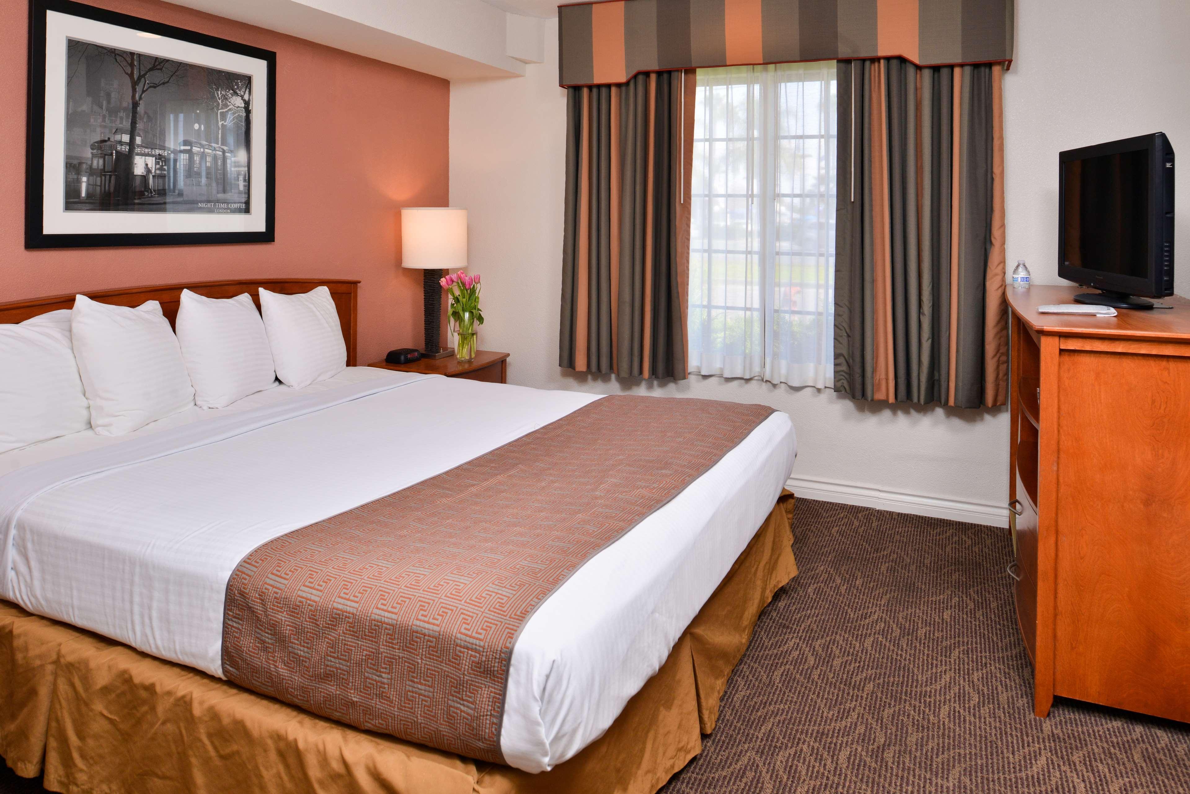 Best Western Palm Garden Inn Уестминстър Екстериор снимка