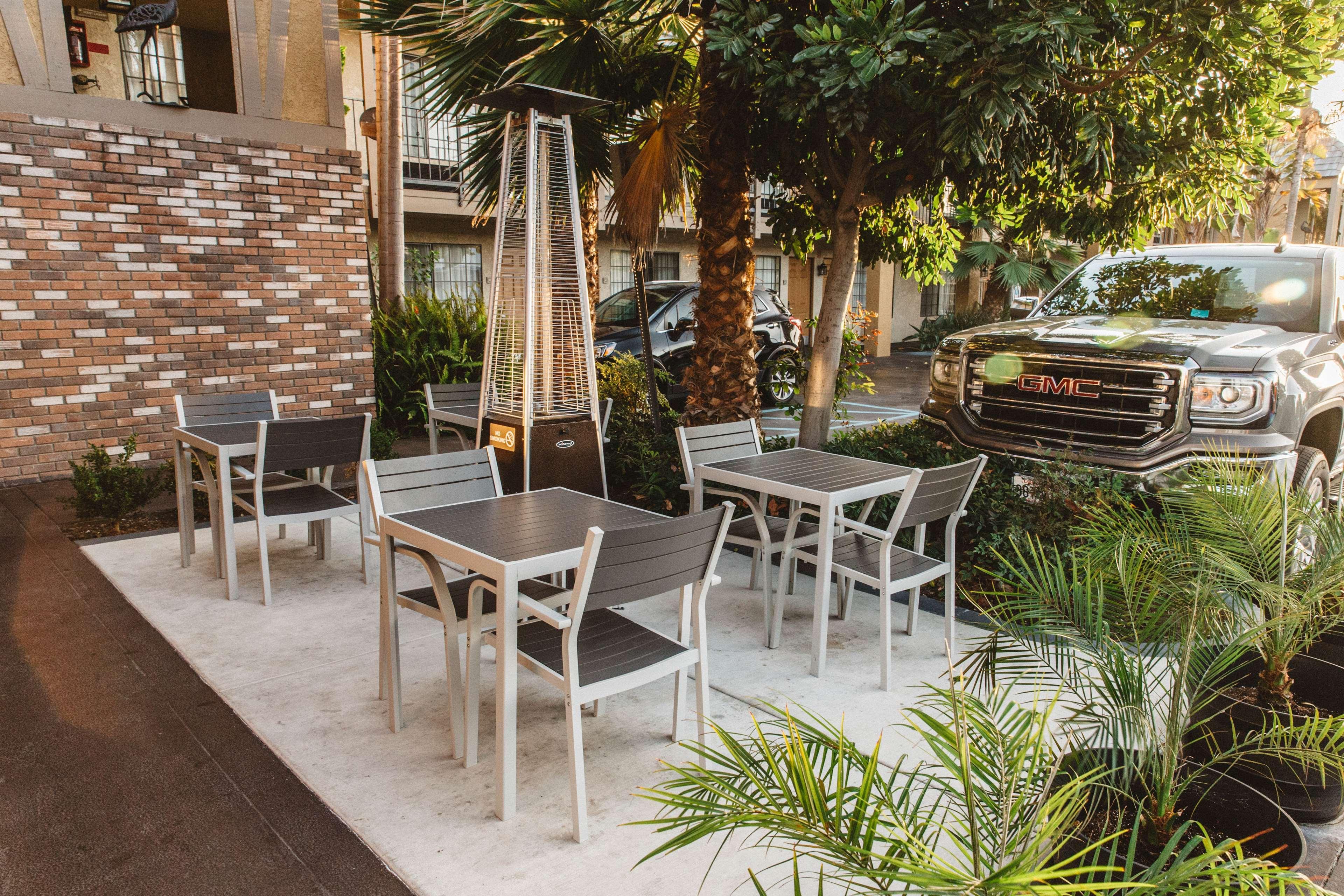 Best Western Palm Garden Inn Уестминстър Екстериор снимка