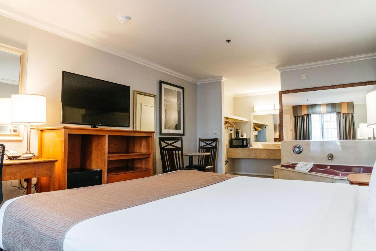 Best Western Palm Garden Inn Уестминстър Екстериор снимка